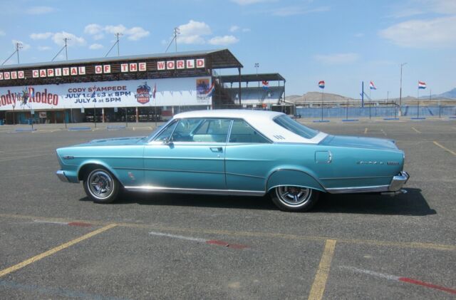 Ford Galaxie 1966 image number 0