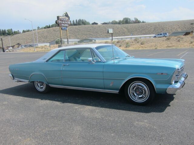 Ford Galaxie 1966 image number 2