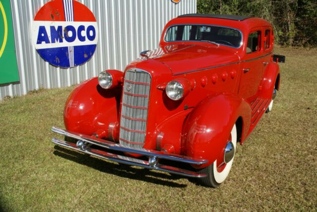 Cadillac Series 70 1935 image number 1