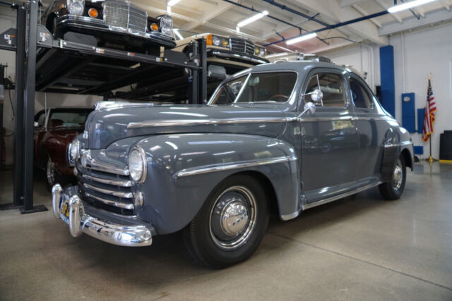 Ford DeLuxe 2 Door Business Coupe 1948 image number 3