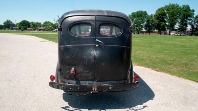 Chevrolet Truck 1946 image number 12