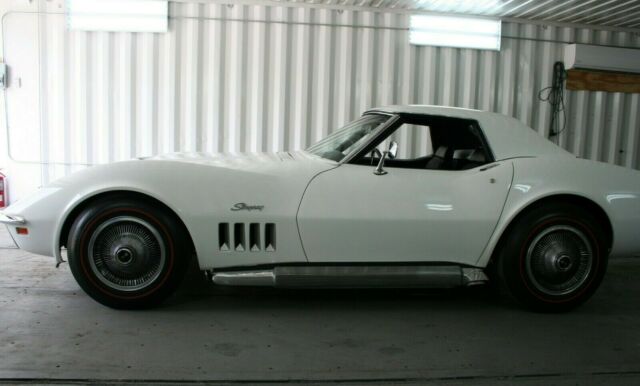 Chevrolet Corvette 1969 image number 2