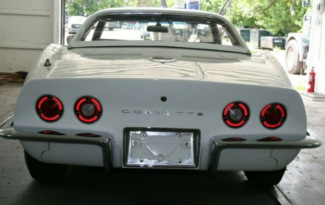 Chevrolet Corvette 1969 image number 21