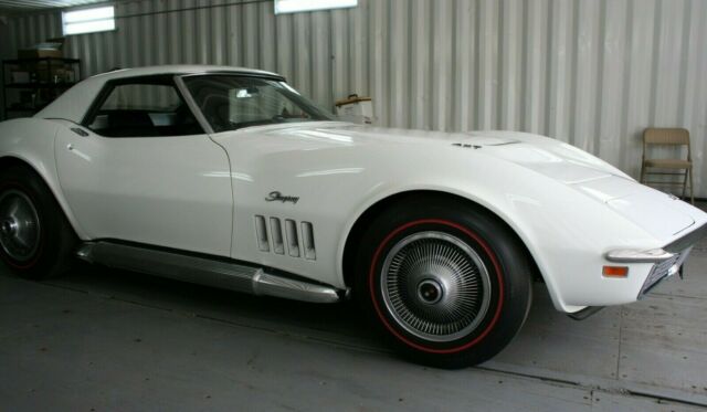 Chevrolet Corvette 1969 image number 24