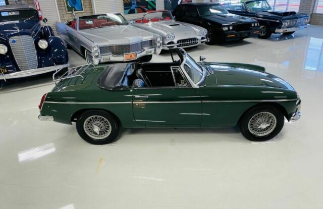 MG B MK I 1967 image number 36