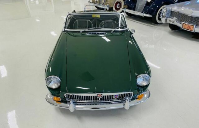 MG B MK I 1967 image number 41