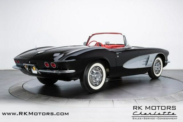 Chevrolet Corvette 1961 image number 25