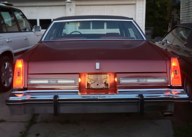 Oldsmobile Ninety-Eight 1978 image number 18