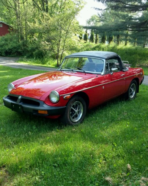 MG MGB 1977 image number 0