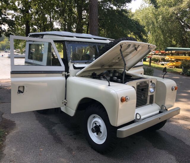 Land Rover Series IIA 1967 image number 7