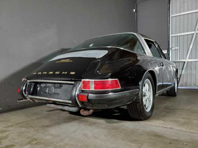 Porsche 911 1971 image number 2