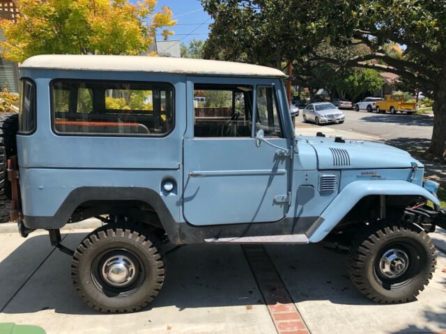 Toyota Land Cruiser 1969 image number 24