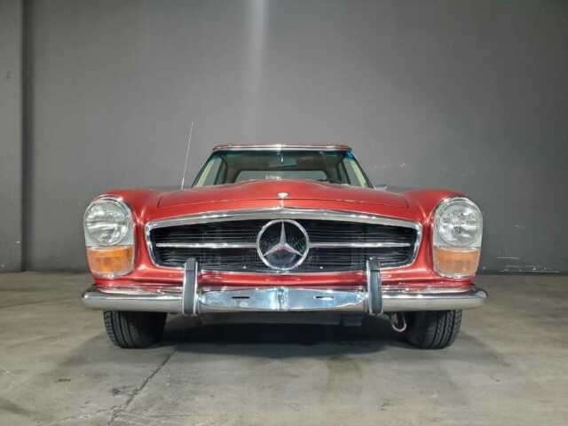 Mercedes-Benz SL-Class 1971 image number 2