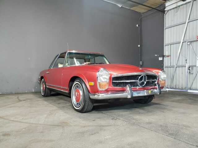 Mercedes-Benz SL-Class 1971 image number 28