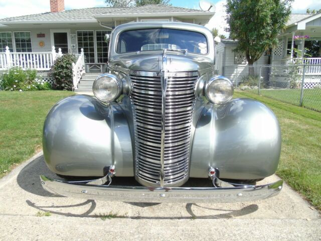 Chevrolet Sedan 1938 image number 1