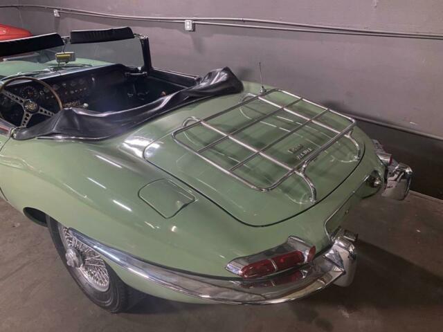 Jaguar E-Type 1967 image number 29