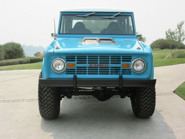 Ford Bronco 1970 image number 2