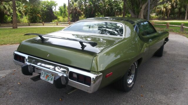 Plymouth Roadrunner 1973 image number 12