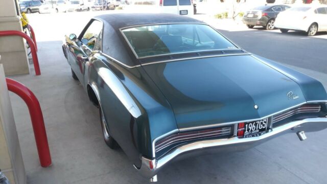 Buick Riviera 1967 image number 2