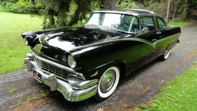 Ford Crown Victoria 1956 image number 0