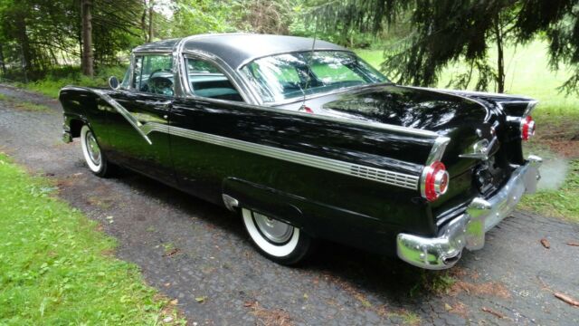 Ford Crown Victoria 1956 image number 2