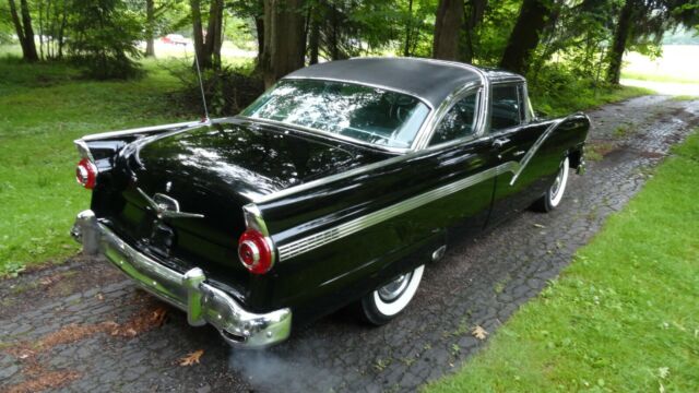 Ford Crown Victoria 1956 image number 27