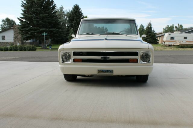 Chevrolet Chevy Pickup 1969 image number 10