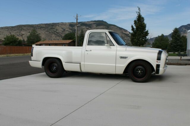 Chevrolet Chevy Pickup 1969 image number 20