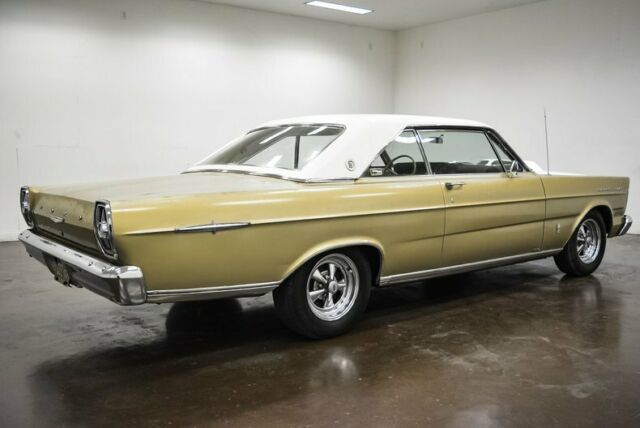 Ford Galaxie 1965 image number 30