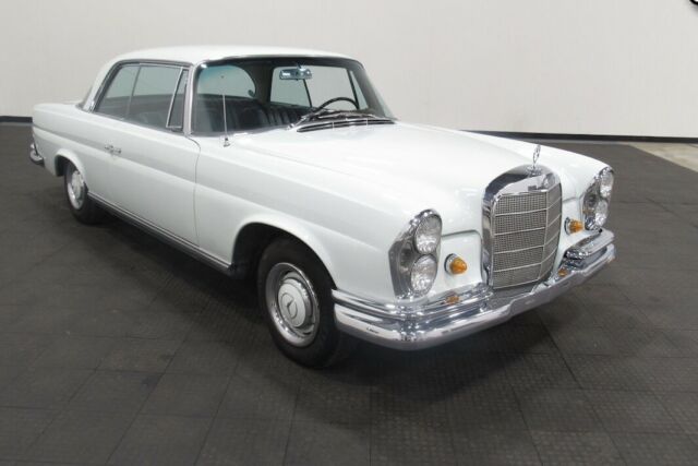 Mercedes-Benz 250SE 2.5 Fuel Injected In-line 6 cylinder 1967 image number 0