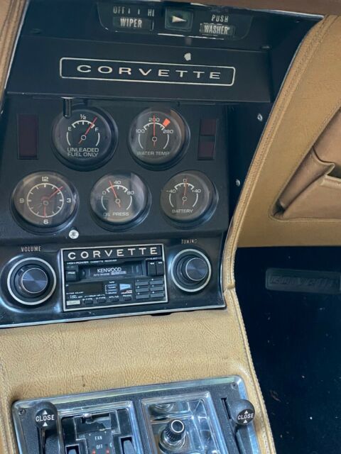 Chevrolet Corvette 1975 image number 7