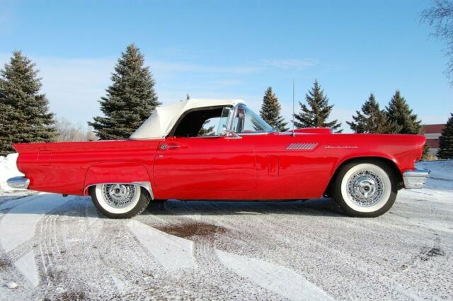 Ford Thunderbird Convertible 1957 image number 18