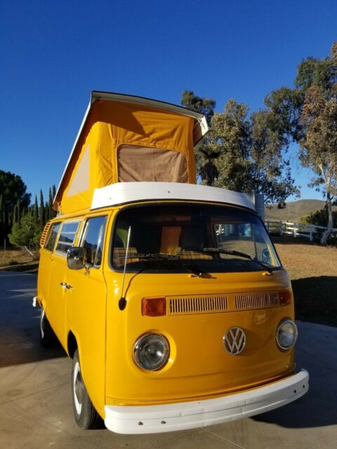 Volkswagen Bus/Vanagon 1977 image number 1