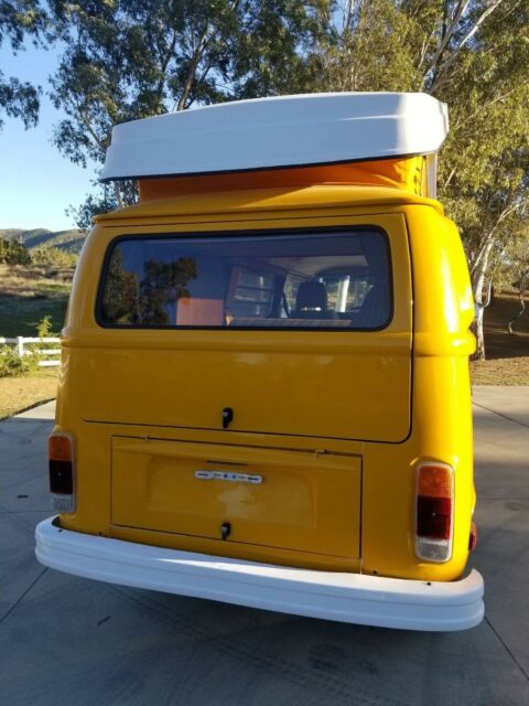 Volkswagen Bus/Vanagon 1977 image number 28