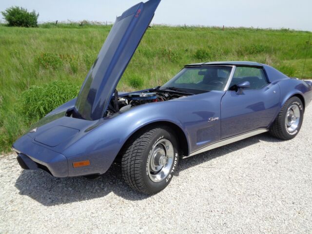 Chevrolet Corvette 1975 image number 23