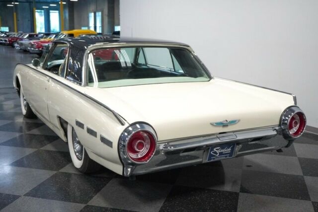 Ford Thunderbird 1962 image number 10