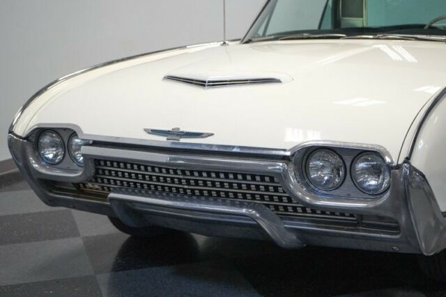 Ford Thunderbird 1962 image number 22