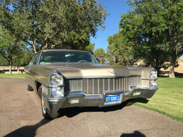 Cadillac DeVille 1965 image number 0