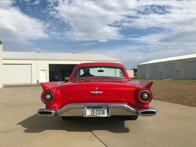 Ford Thunderbird 1957 image number 10