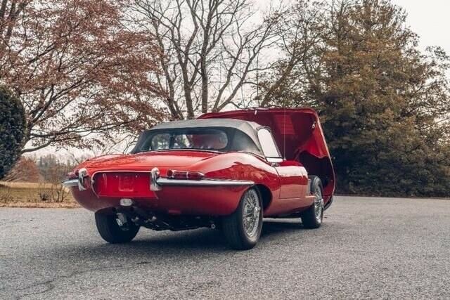 Jaguar E-Type 1966 image number 8