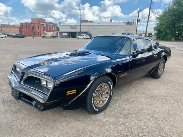 Pontiac Trans Am 1977 image number 0