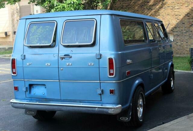 Ford Econoline Club Wagon 1974 image number 44