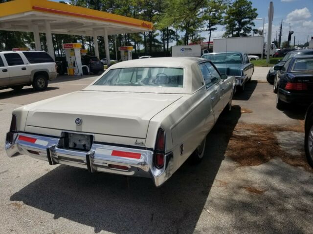 Chrysler Imperial 1975 image number 27