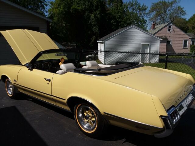 Oldsmobile Cutlass 1972 image number 17