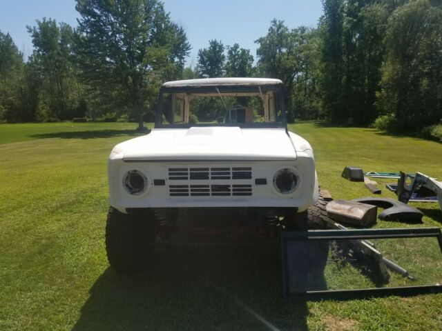 Ford Bronco 1969 image number 1