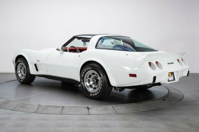 Chevrolet Corvette 1979 image number 31