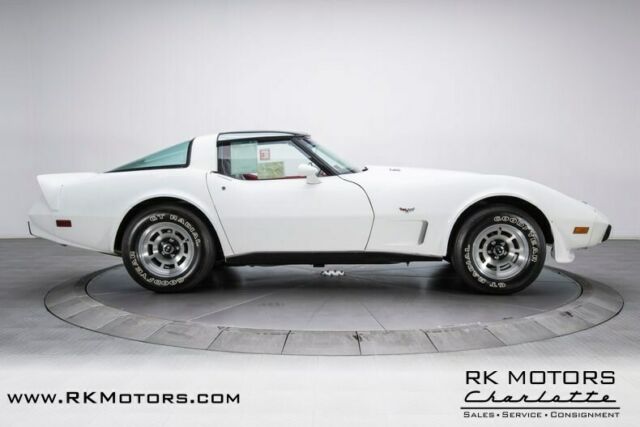 Chevrolet Corvette 1979 image number 32