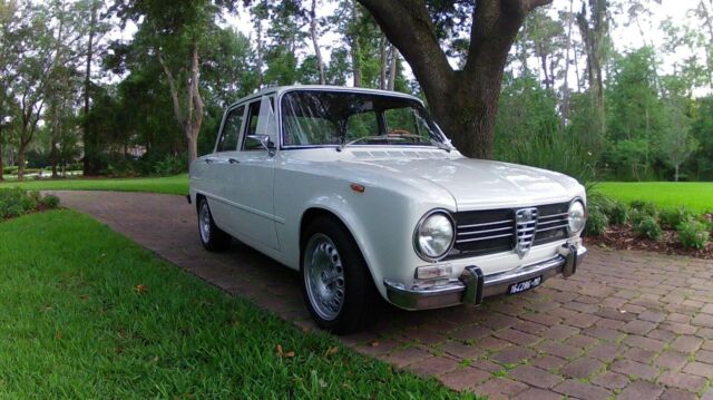 Alfa Romeo Giulia 1971 image number 38