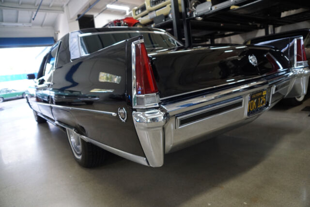 Cadillac Fleetwood 60 Special Sedan 1969 image number 35