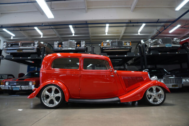 Ford Tudor 2 Dr Sedan Street Rod Custom 1934 image number 25